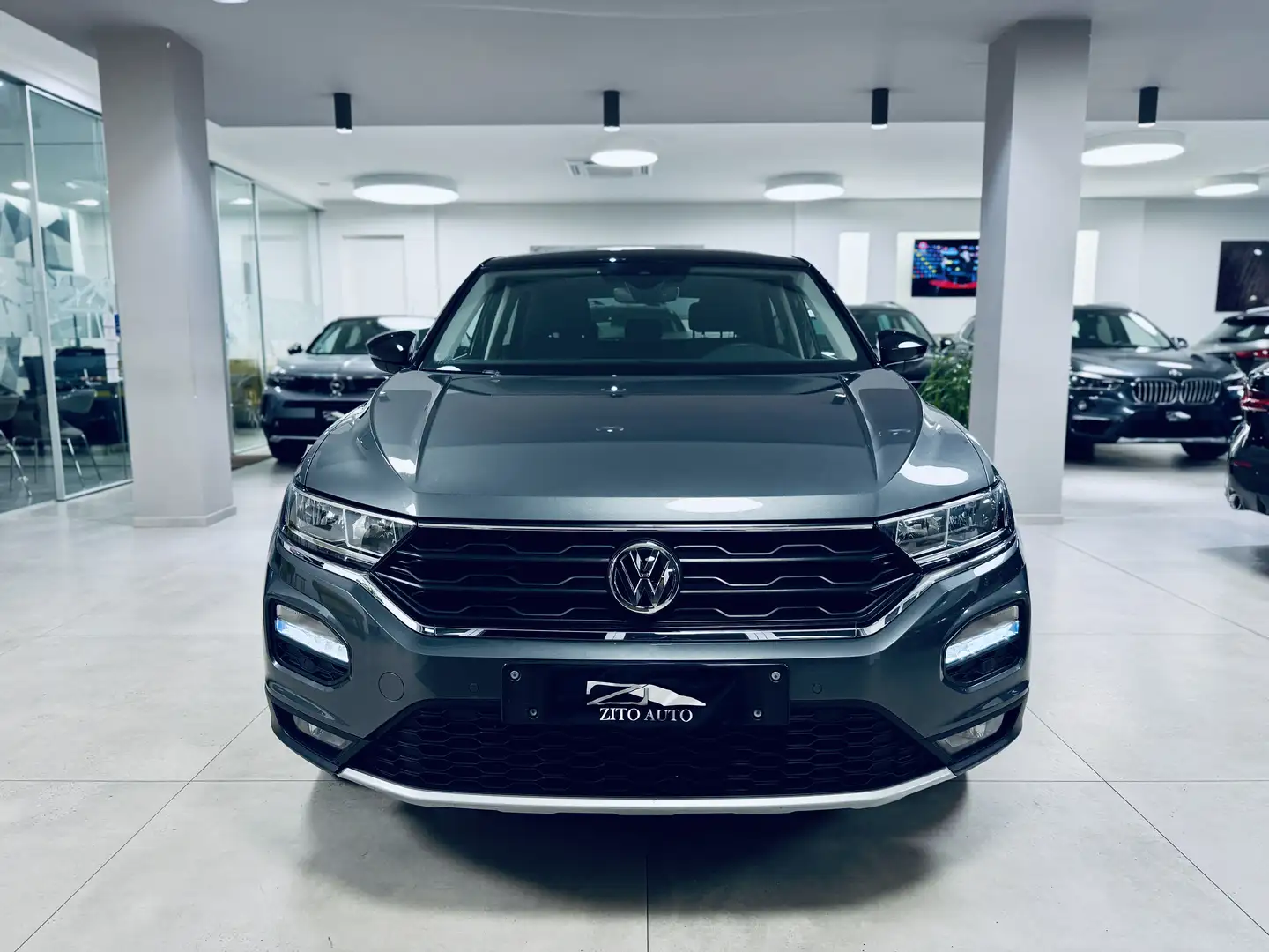Volkswagen T-Roc 1.0 tsi Style 115cv Grau - 2
