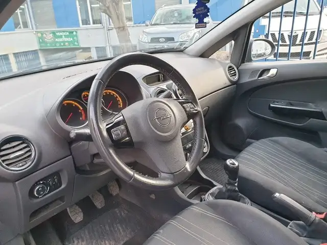 Opel Corsa view 8