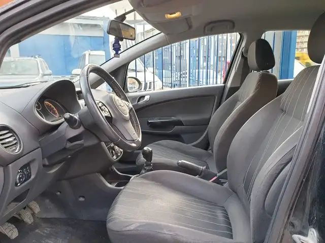 Opel Corsa view 9