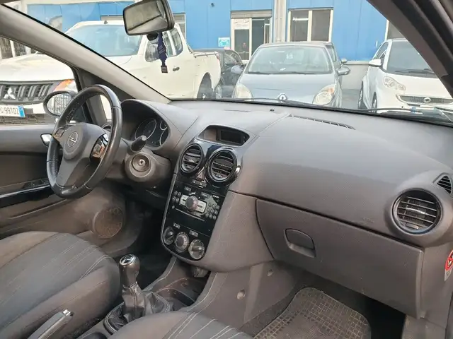 Opel Corsa view 11