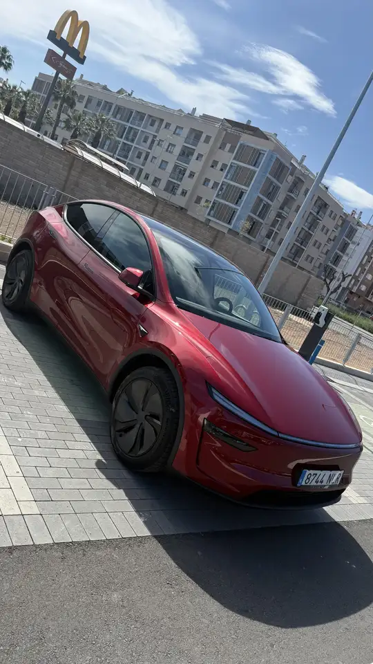 Tesla Model Y 2026