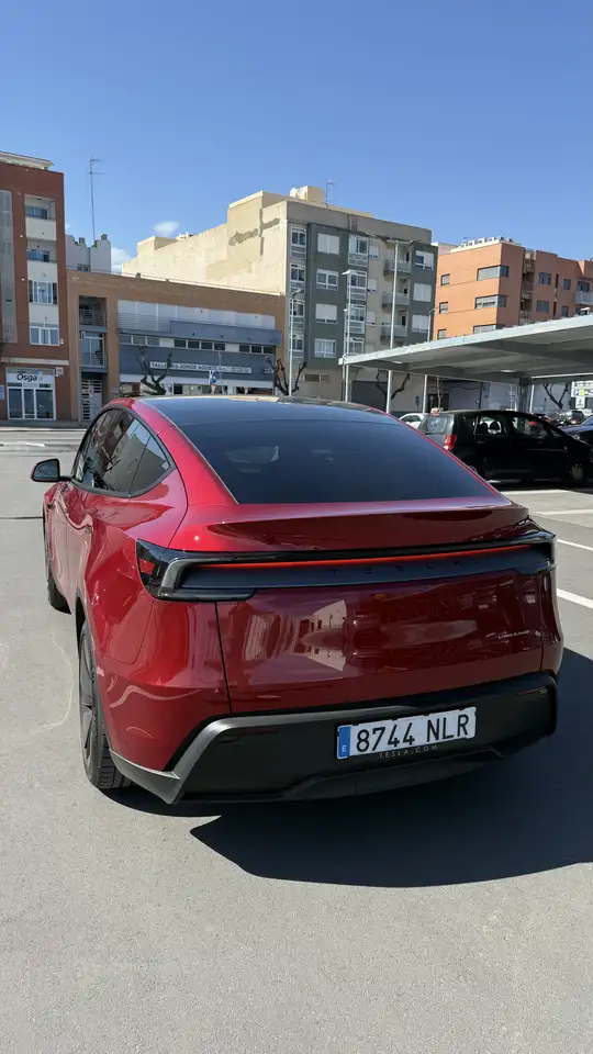 Tesla Model Y 2026