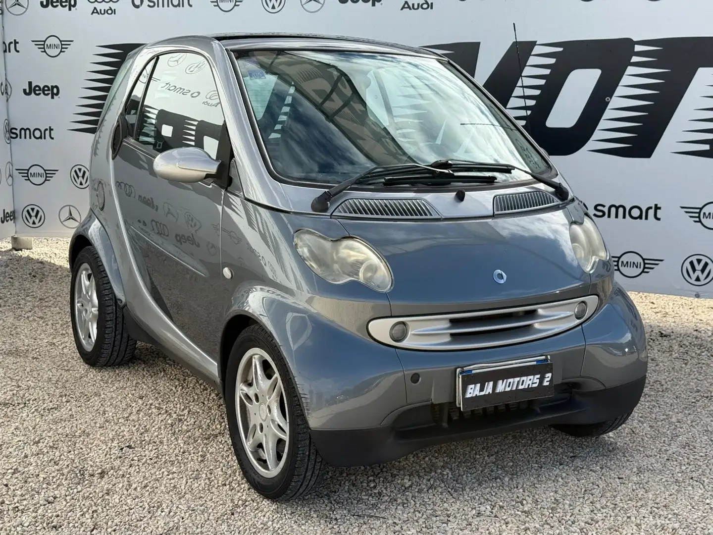 smart forTwo Fortwo 0.8 cdi Smart Gris - 1