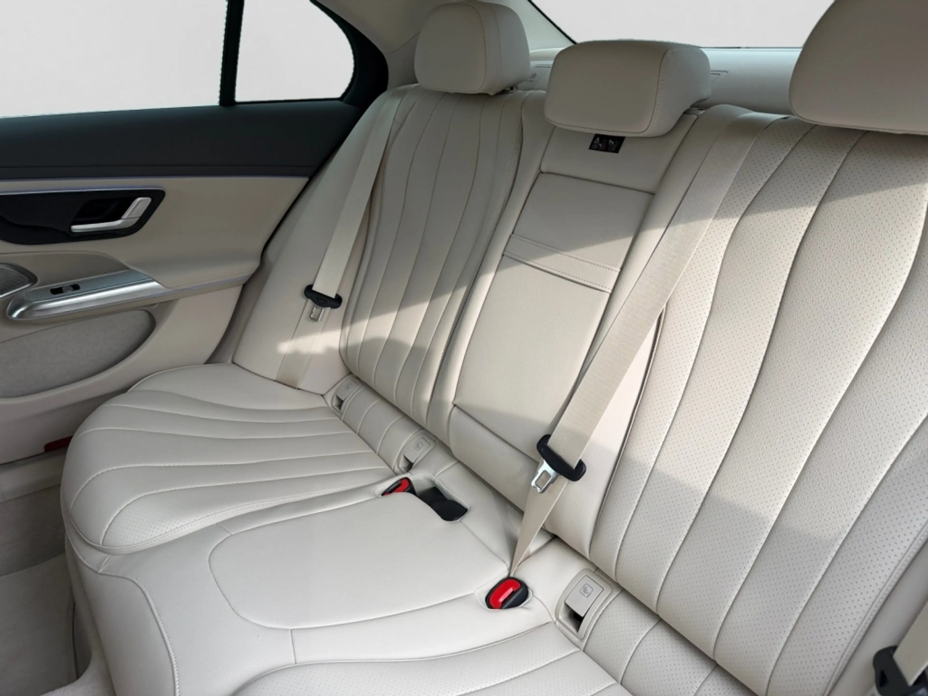 Mercedes-Benz E 450 d 4M Limousine BURM4D|MBUX|DISTR|360° — photo 12