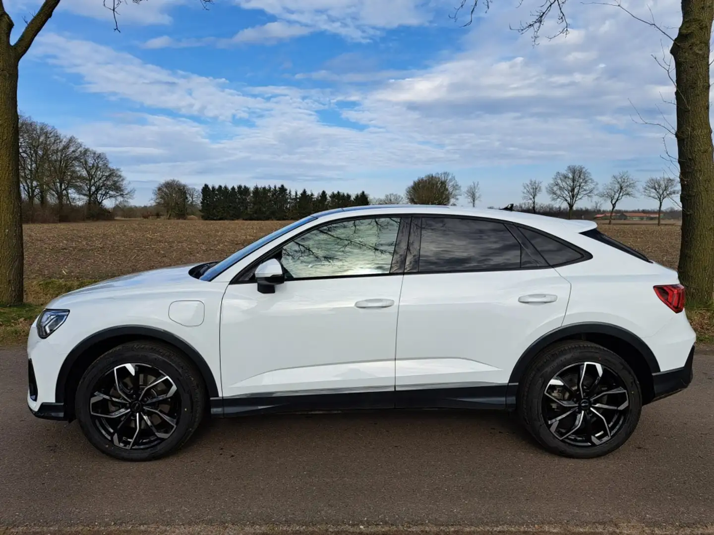 Audi Q3 Sportback 45 TFSI e S Edition | NAVI | PANORAMA | Wit - 2
