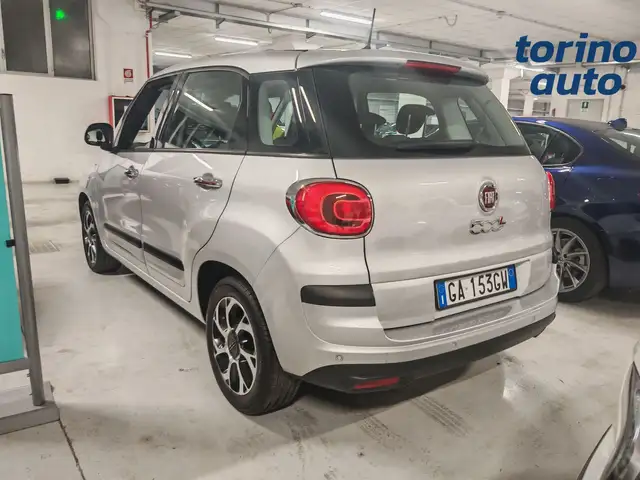 Fiat 500l view 3