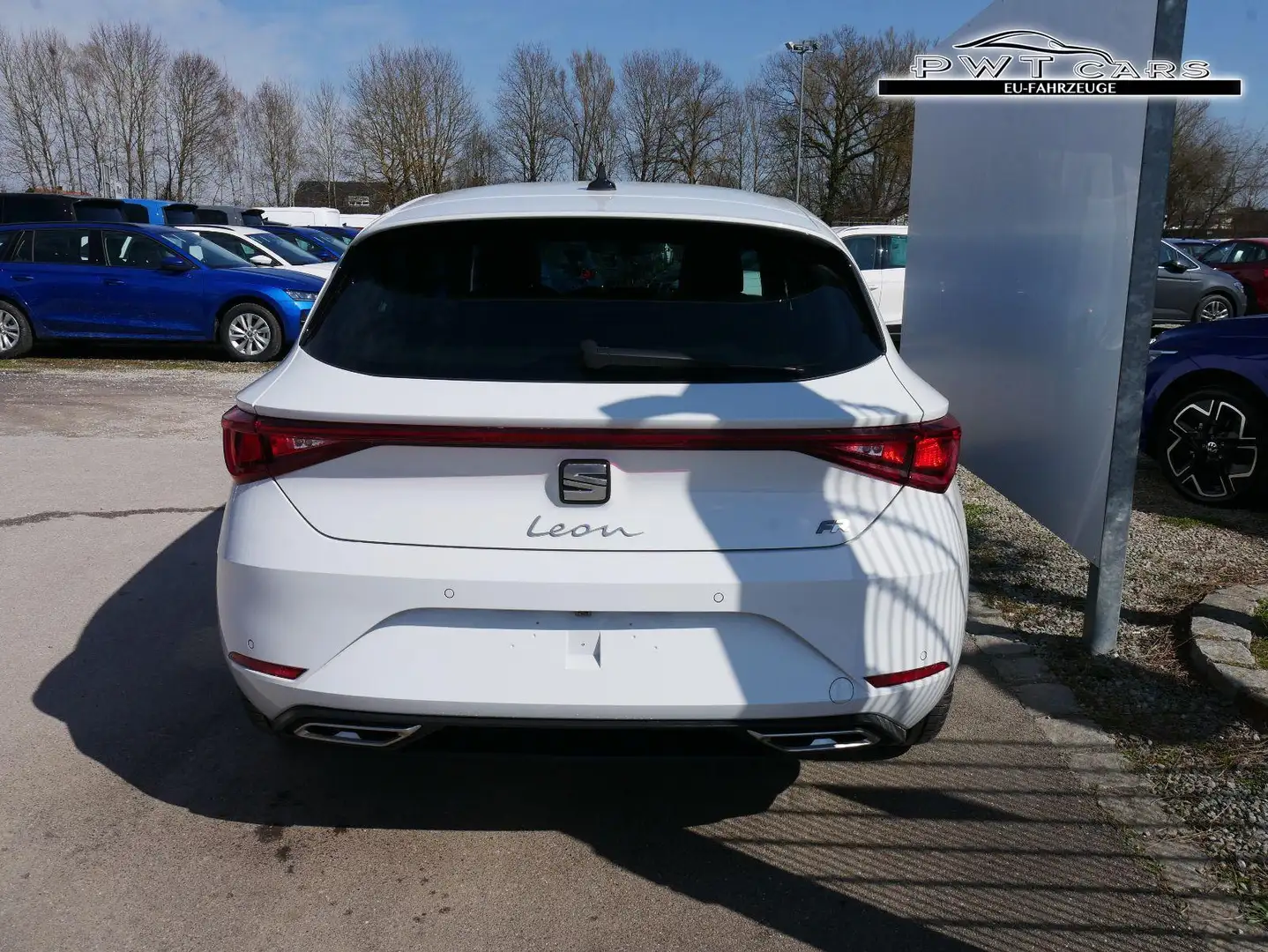 SEAT Leon FR 1.5 eTSI DSG DSG*ACC*KAMERA*NAVI*FULL-LINK*L... Weiß - 2