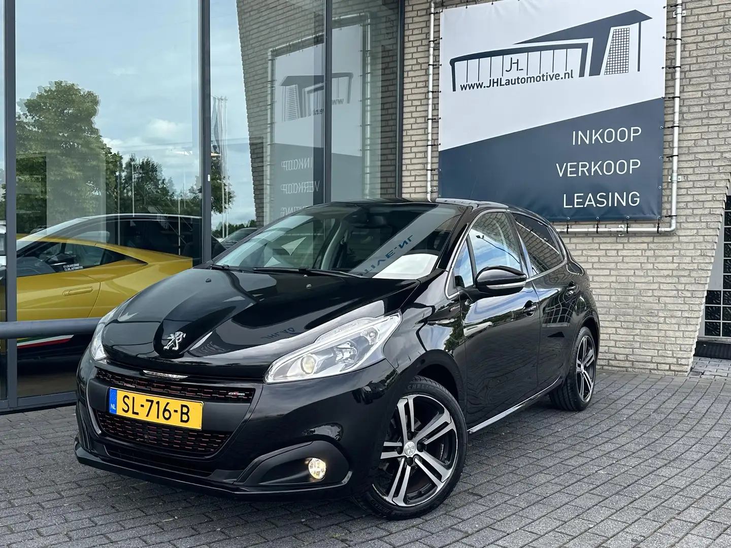 Peugeot 208 1.2 PureTech GT-line*CAMERA*CRUISE*ECC*CARPLAY*LM* Negro - 1