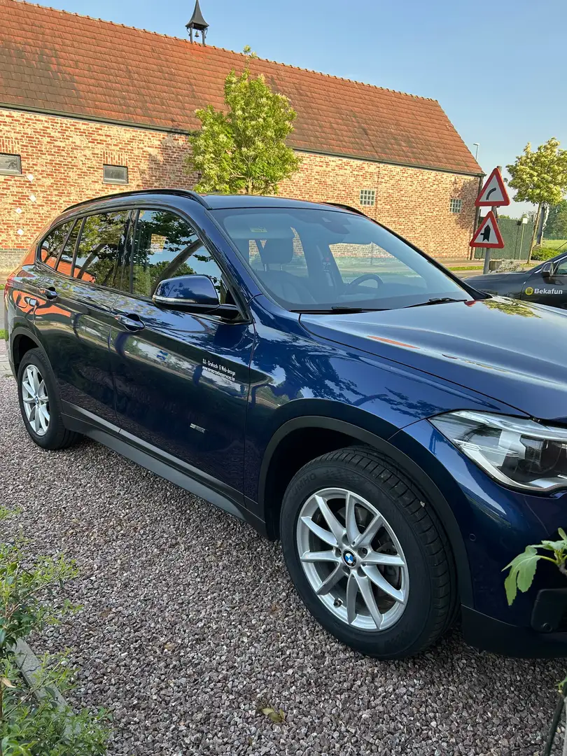 BMW X1 X1 sDrive18d Bleu - 1