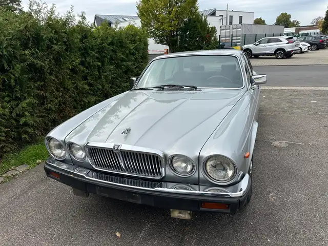 Jaguar XJ6 Sovereign 4.2 Automatik Linkslenker