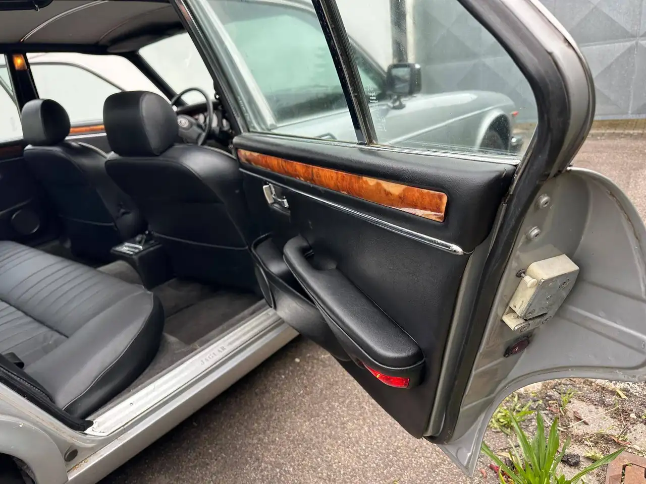 Jaguar XJ6 Bild 11