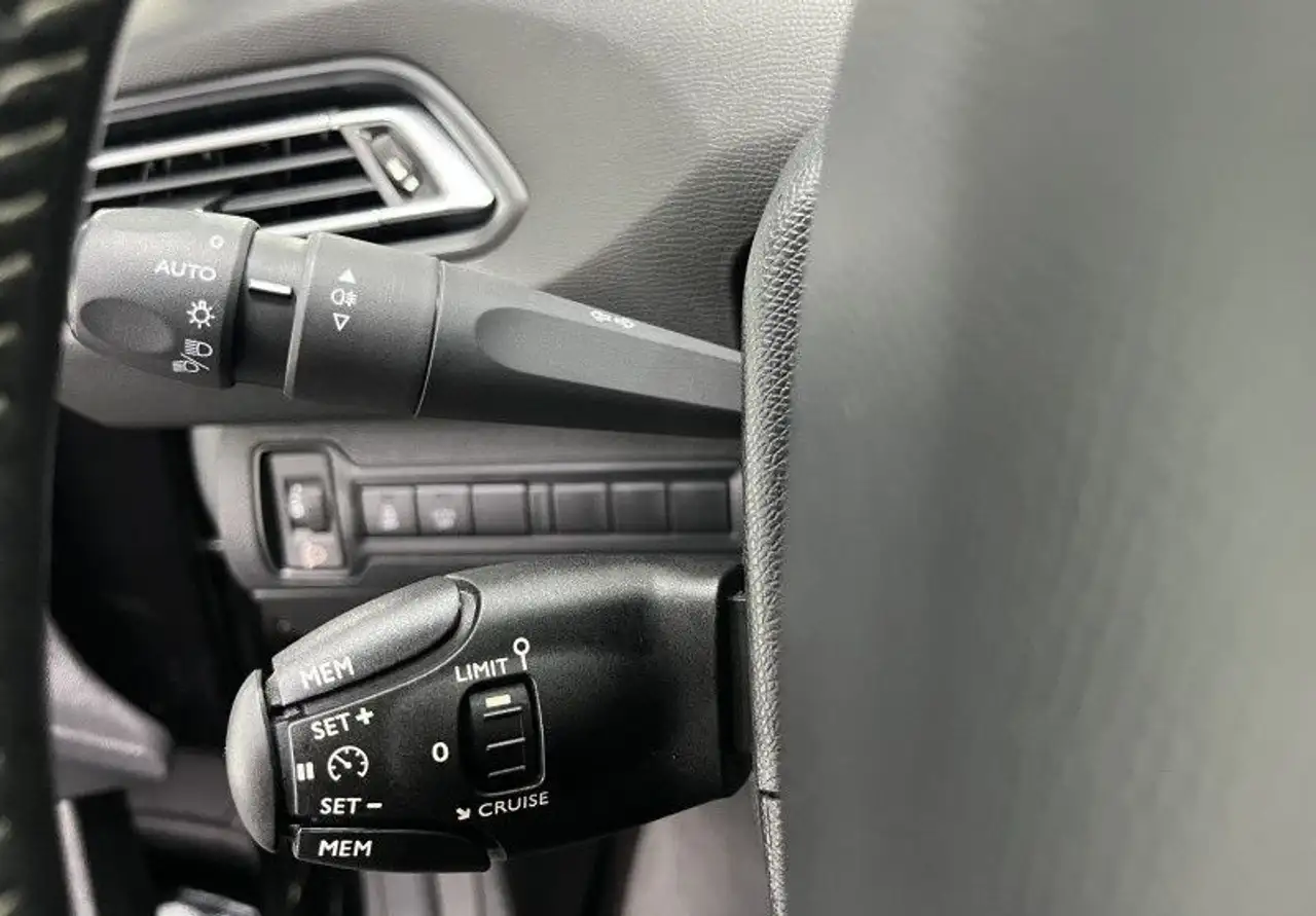 Peugeot 308 308 SW — photo 19