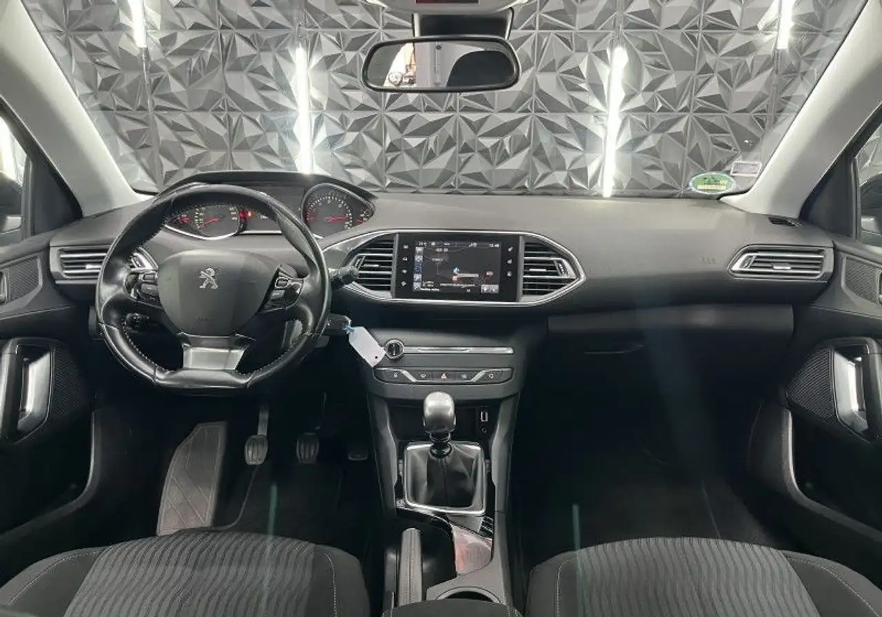 Peugeot 308 308 SW — photo 12