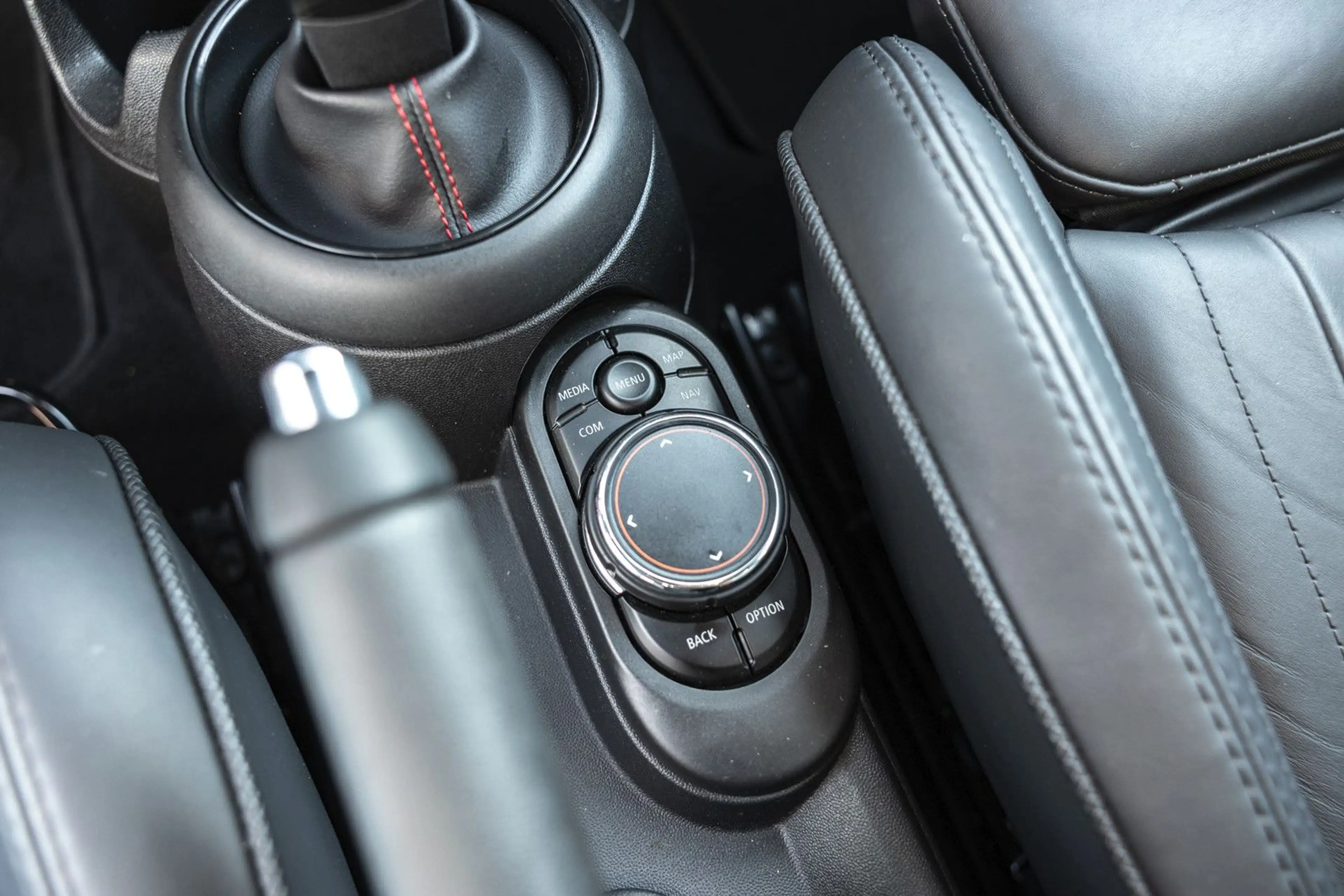 MINI John Cooper Works JCW H&K+NAVIPLUS+KAMERA+ADAPTIVE LED+KEYLESS — photo 14