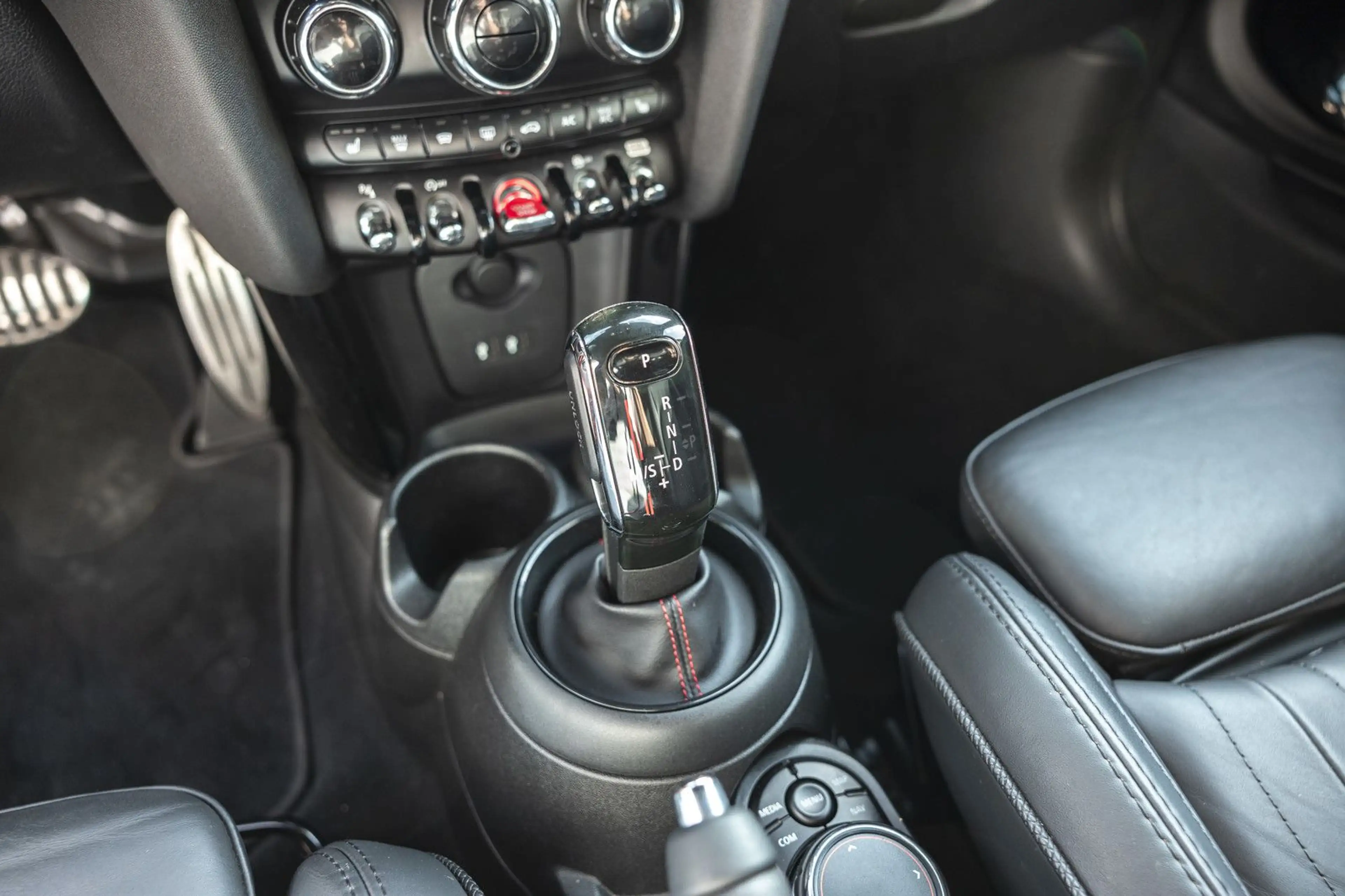 MINI John Cooper Works JCW H&K+NAVIPLUS+KAMERA+ADAPTIVE LED+KEYLESS — photo 12