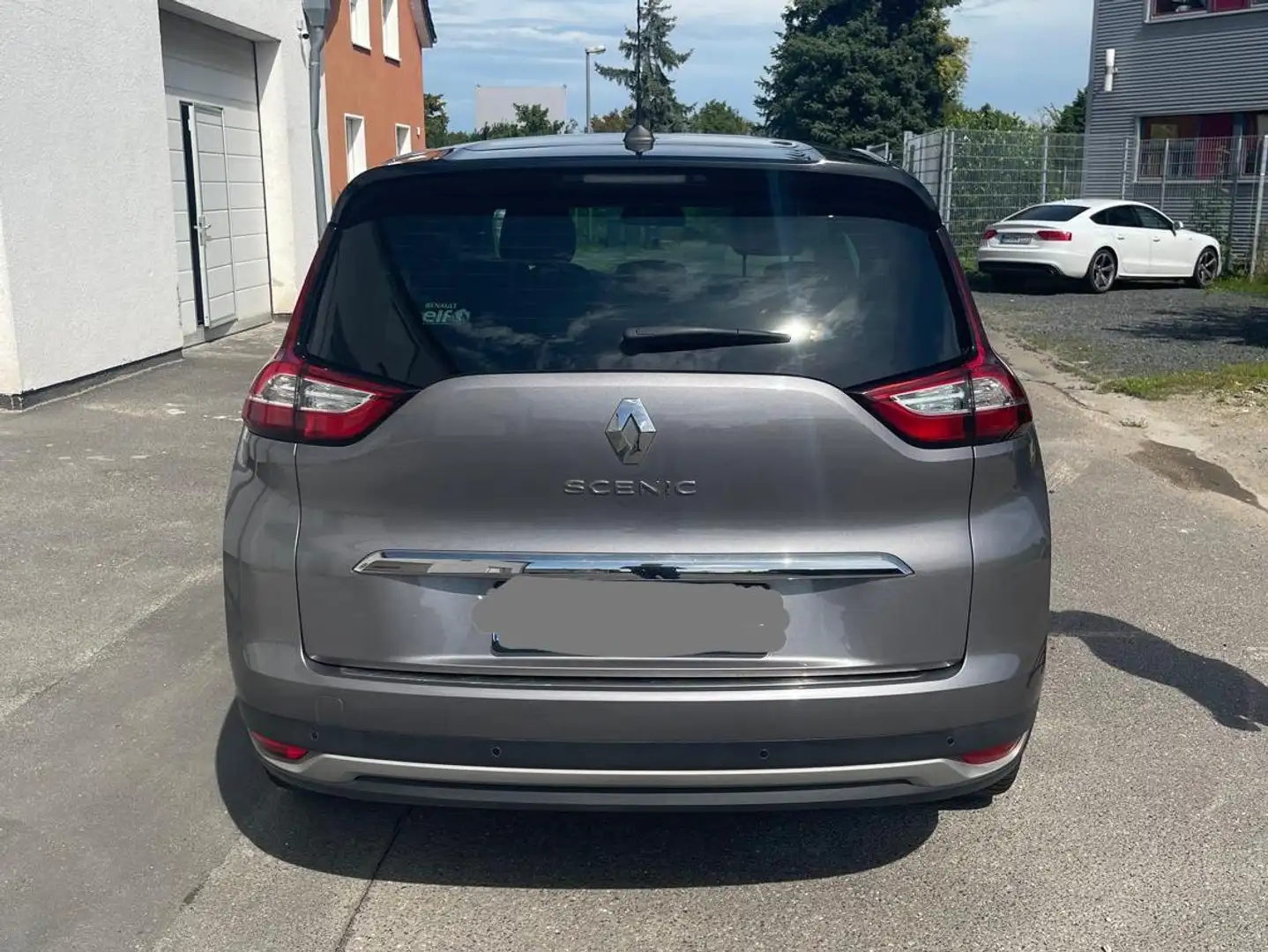 Renault Grand Scenic Grand Scenic BLUE dCi 150 BOSE EDITION Grau - 2