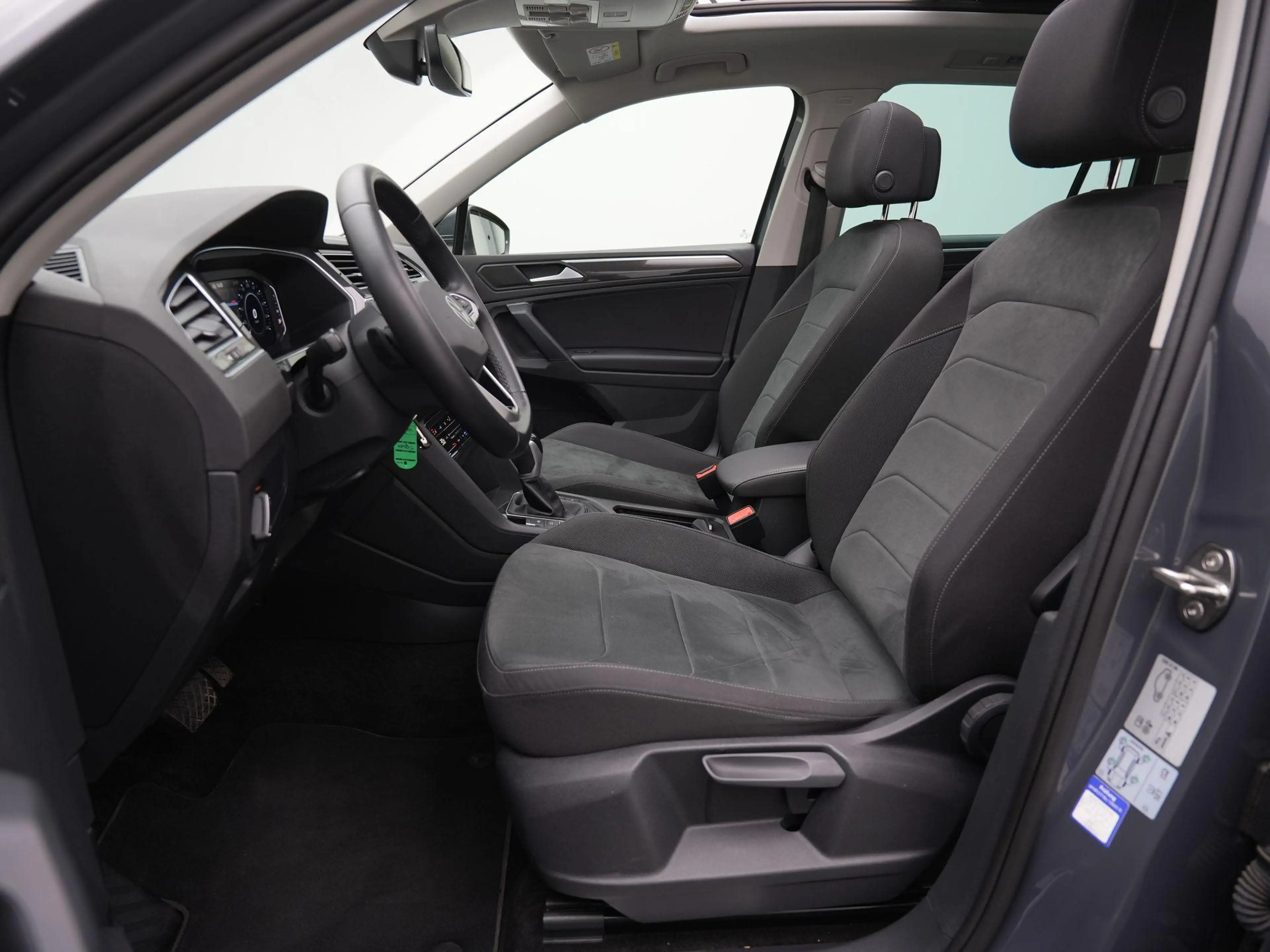 Volkswagen Tiguan 1.4 TSI 245pk eHybrid R-Line Business+ | Matrix LE — photo 8
