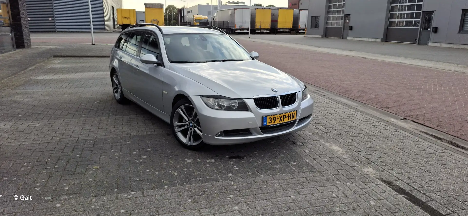 BMW 330 318i High Executive Stříbrná - 2