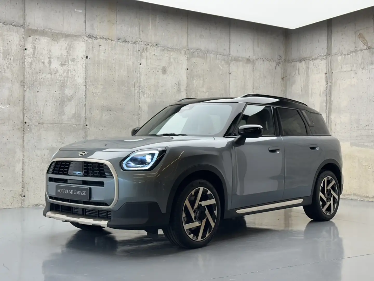 MINI One Countryman C Classic Gris - 1