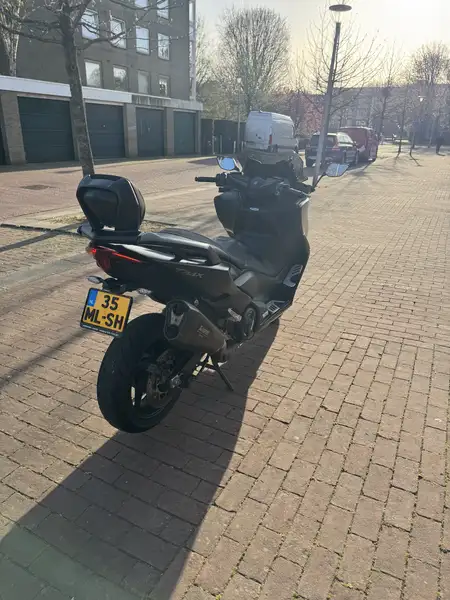 Yamaha TMAX 560 - foto 4