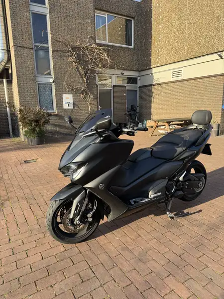 Yamaha TMAX 560 - foto 8