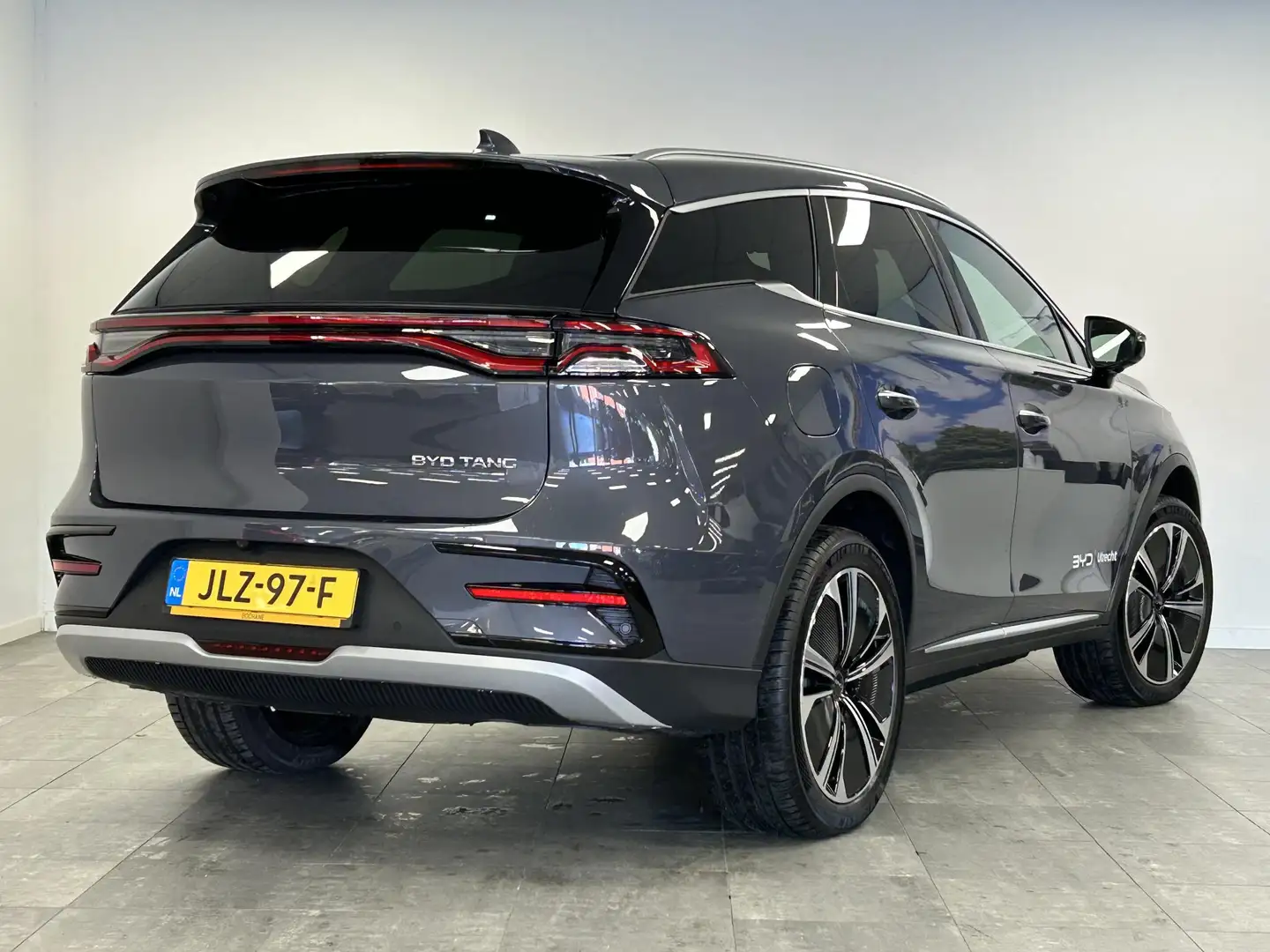 BYD Tang Flagship 108.8 kWh | PANO | LED | HUD | 7ZITS | LE Grau - 2