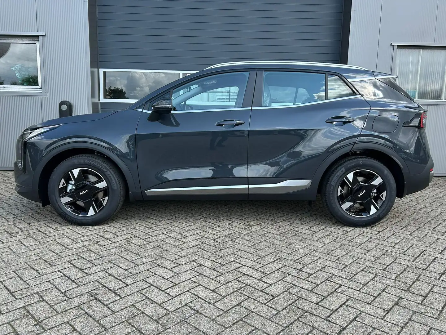 Kia Sportage Vision 1.6 T-GDi 150PS Automatik NEUES MODELL M... Grau - 1