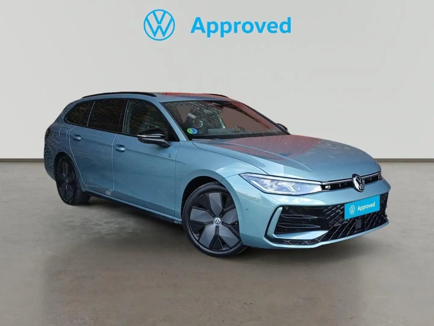 Volkswagen Passat 1.5 eTSI R-Line DSG7 110kW Verde - 1