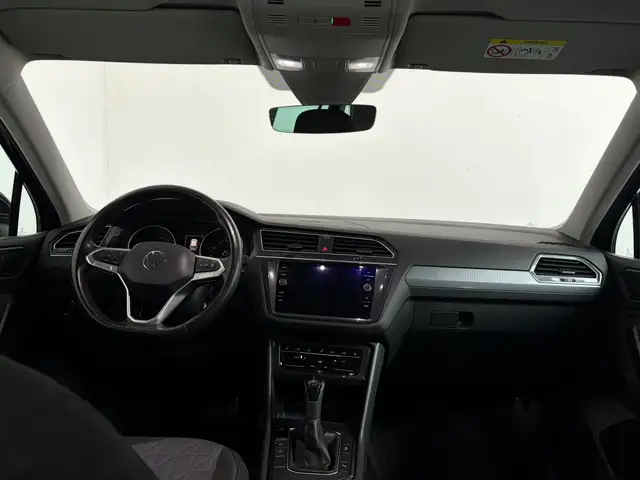 Volkswagen Tiguan view 5