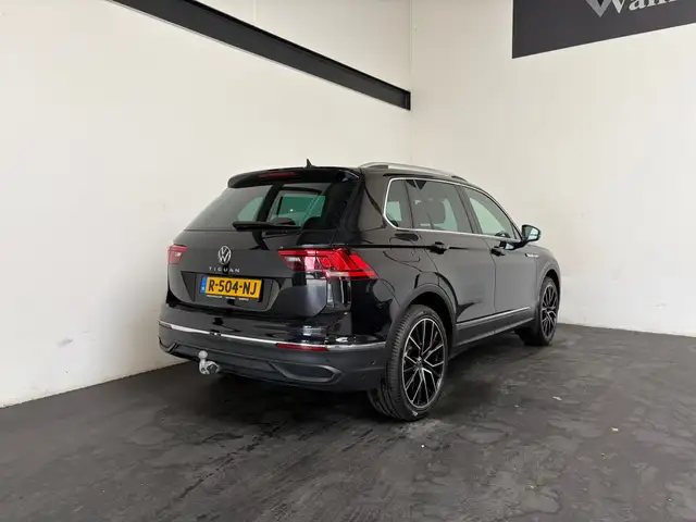 Volkswagen Tiguan view 3