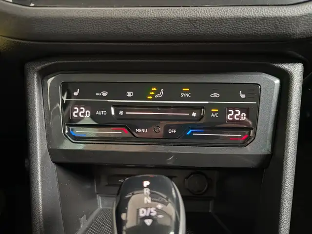 Volkswagen Tiguan view 17