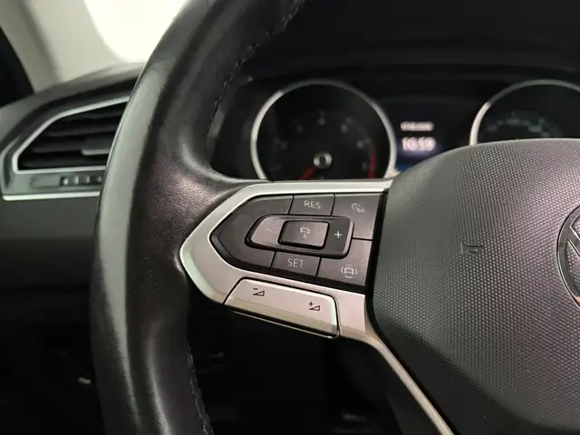 Volkswagen Tiguan view 12