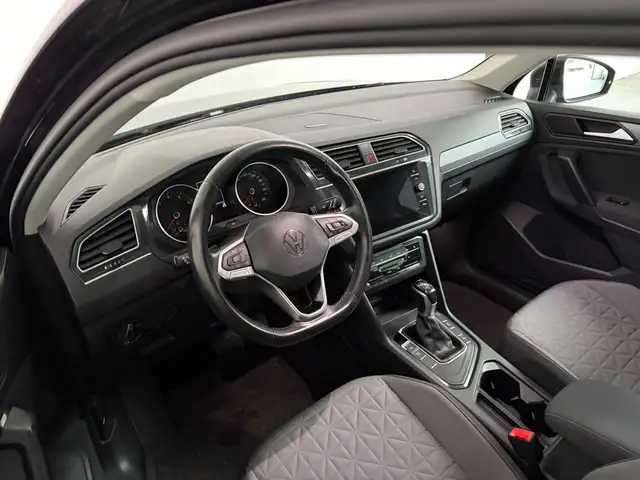 Volkswagen Tiguan view 8