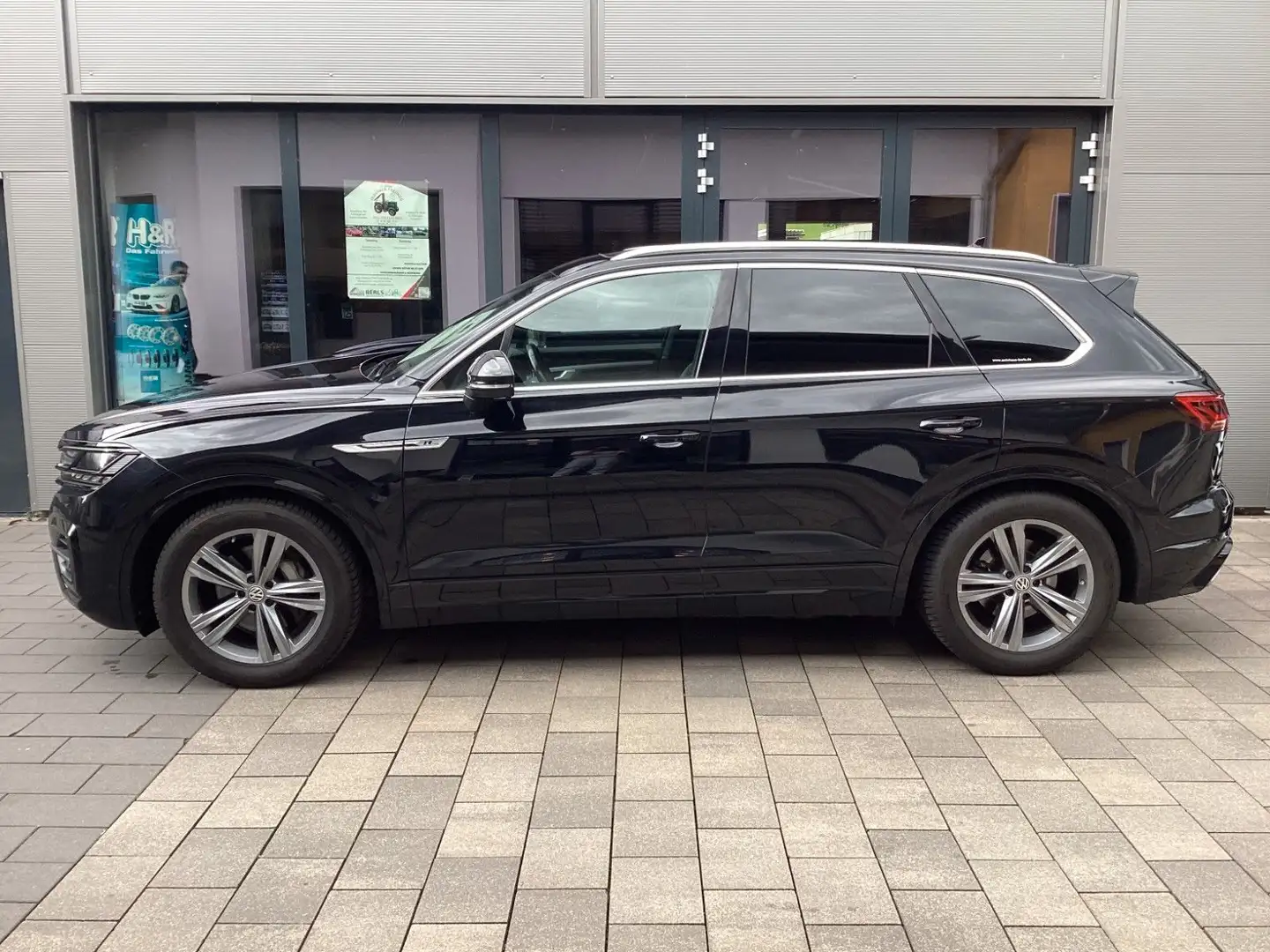 Volkswagen Touareg 3.0 V6 TDI R-Line 4Motion Schwarz - 1