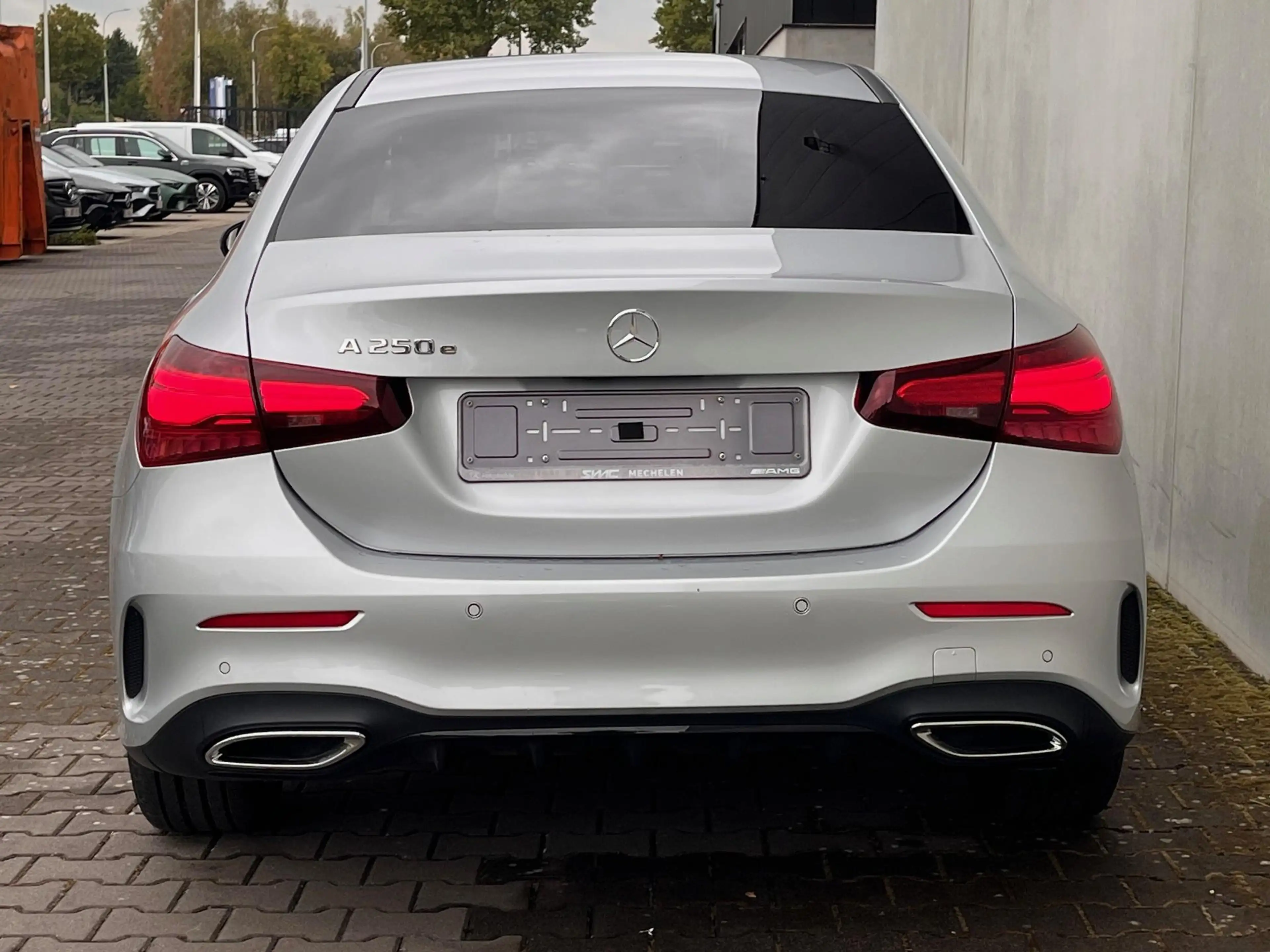 Mercedes-Benz A 250 Limousine e AMG Line — photo 7