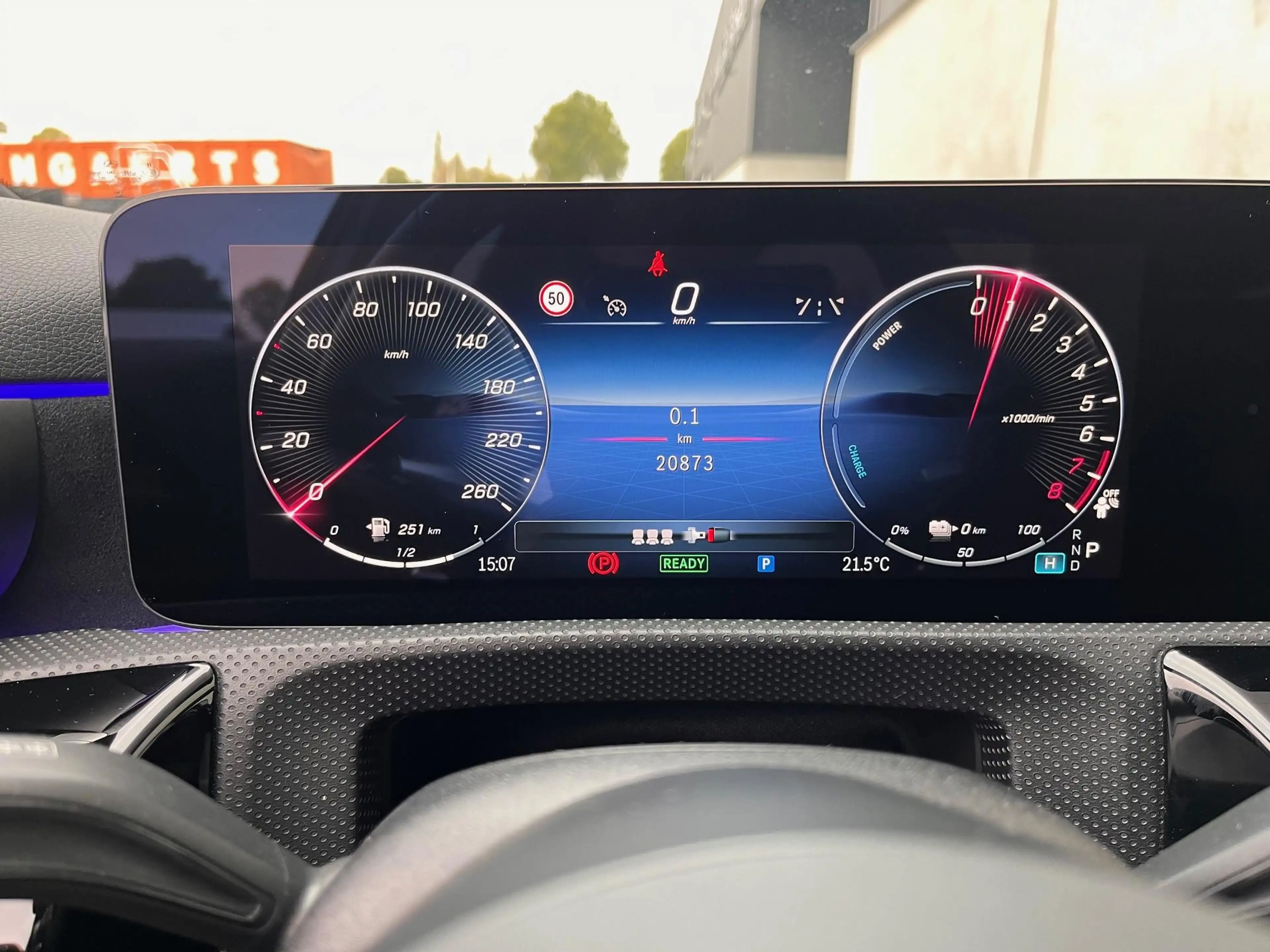 Mercedes-Benz A 250 Limousine e AMG Line — photo 14