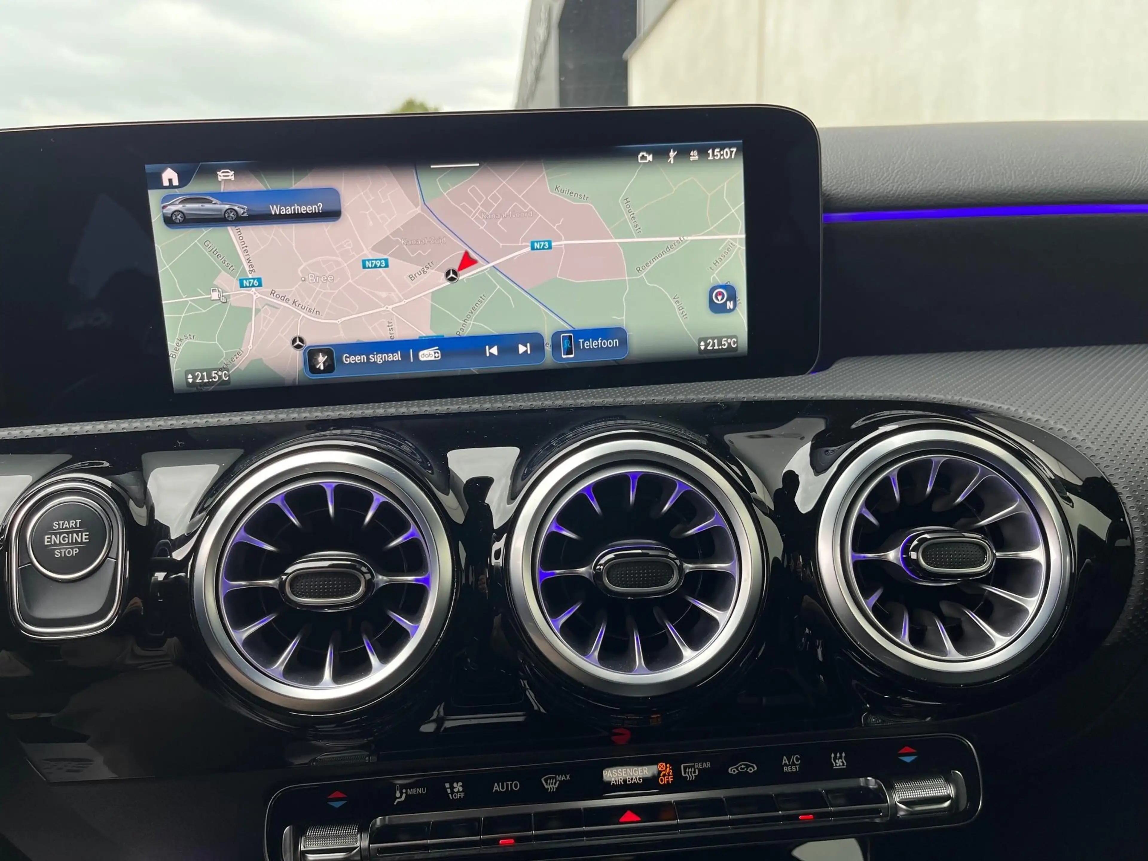 Mercedes-Benz A 250 Limousine e AMG Line — photo 15
