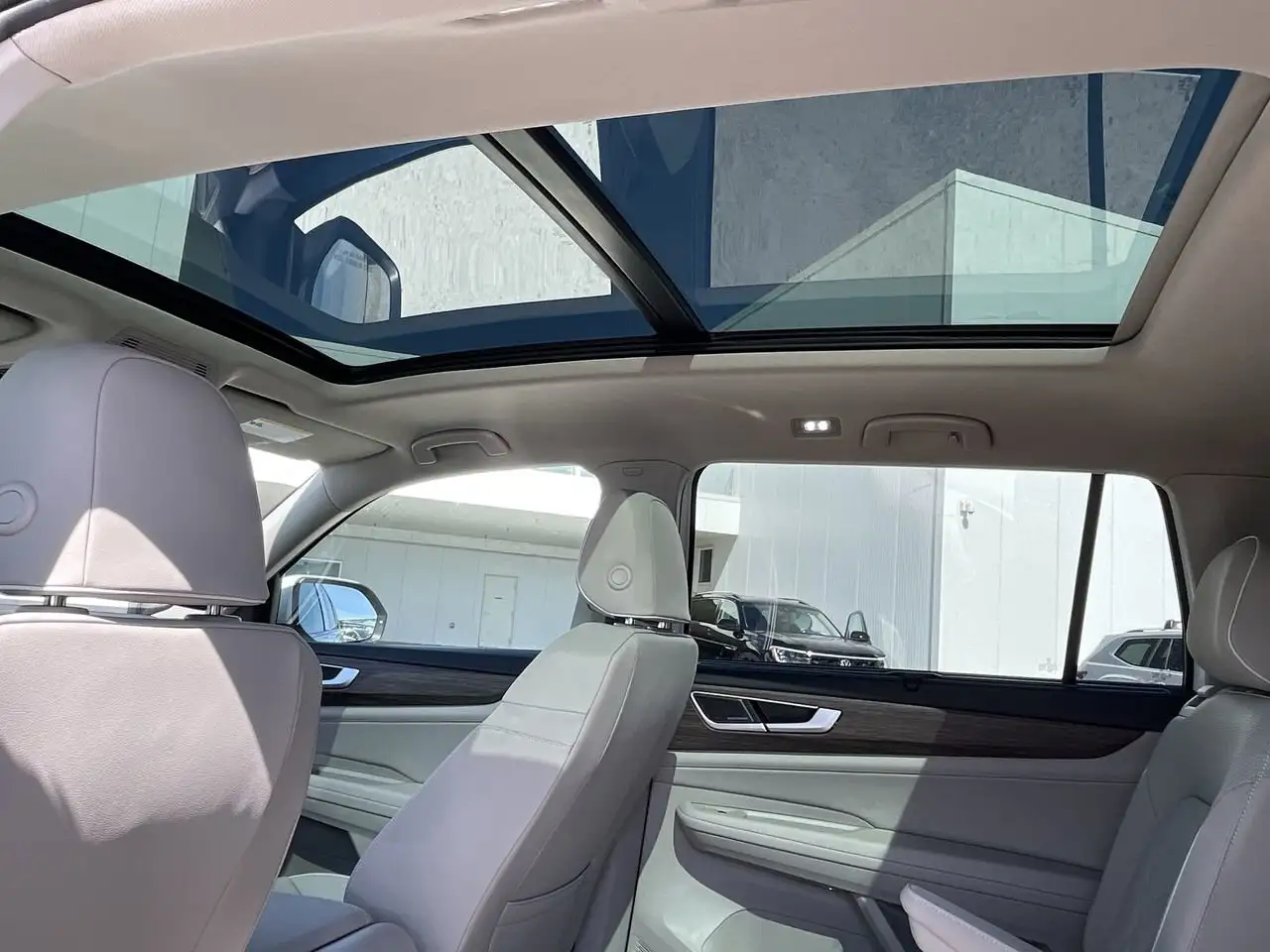 Volkswagen Atlas снимка Volkswagen Atlas