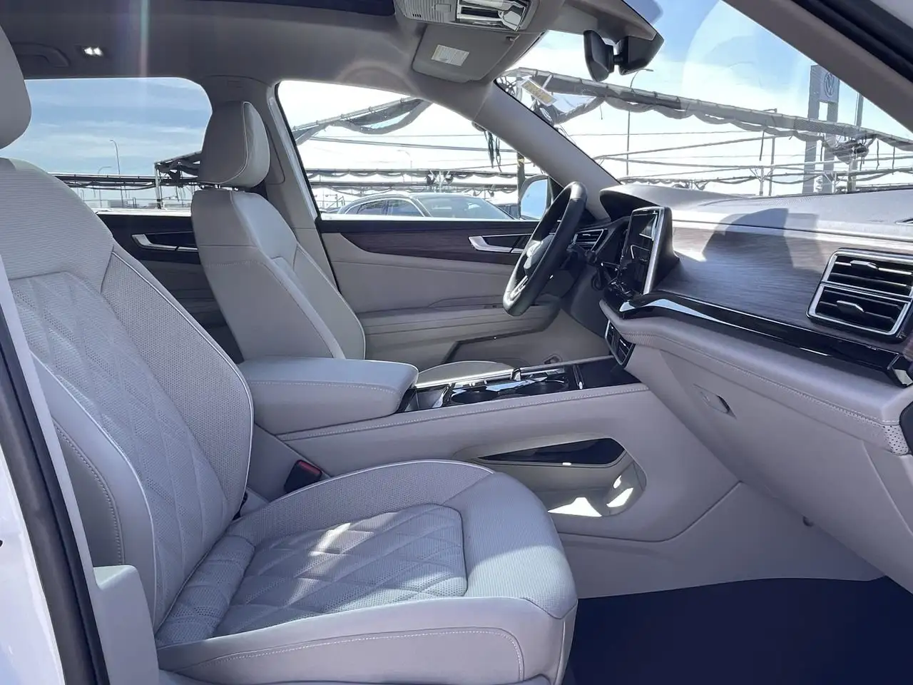 Volkswagen Atlas снимка Volkswagen Atlas