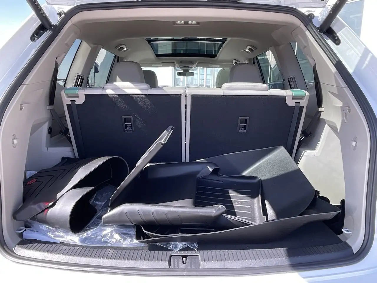 Volkswagen Atlas снимка Volkswagen Atlas