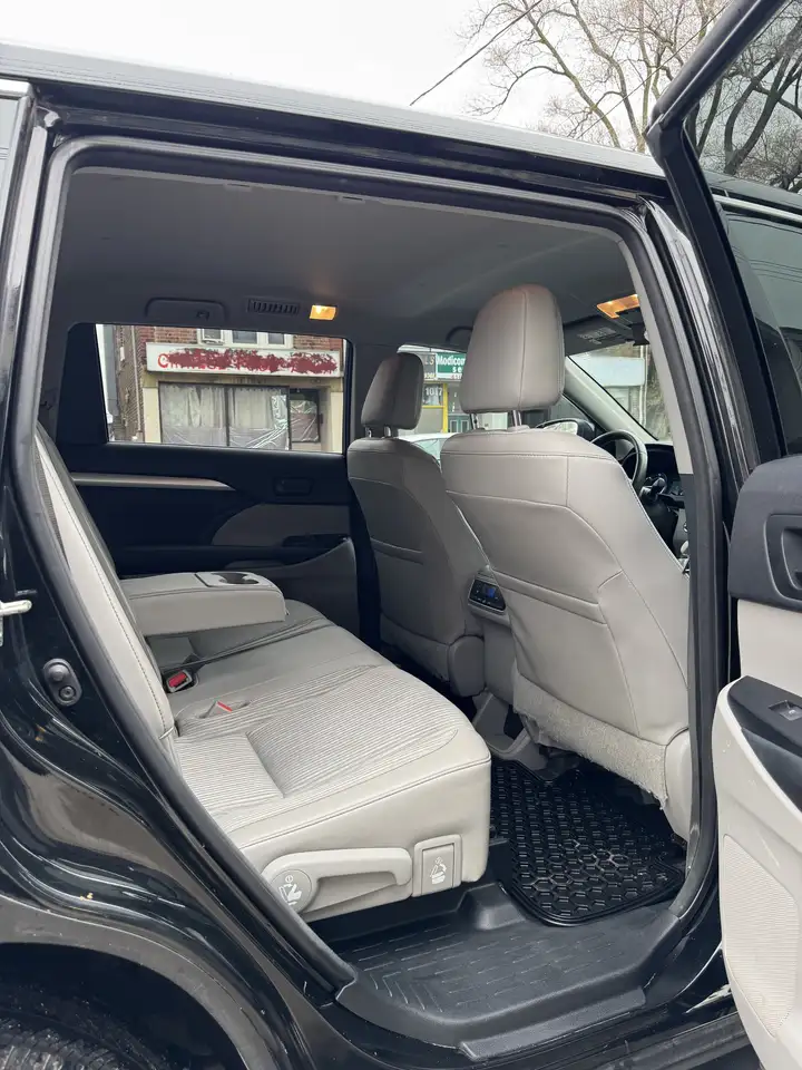 Toyota Highlander снимка Toyota Highlander