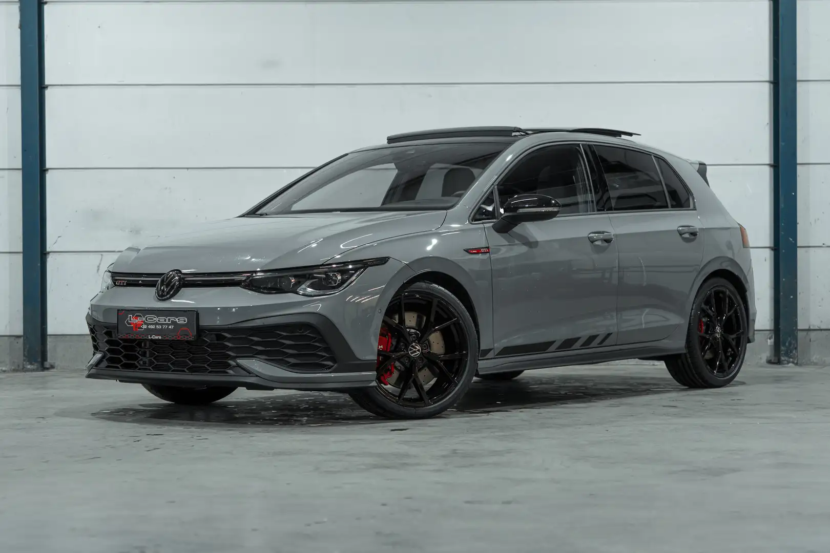 Volkswagen Golf GTI 2.0 TSI Clubsport OPF DSG Pano/H&K/IQ LED's Grijs - 1