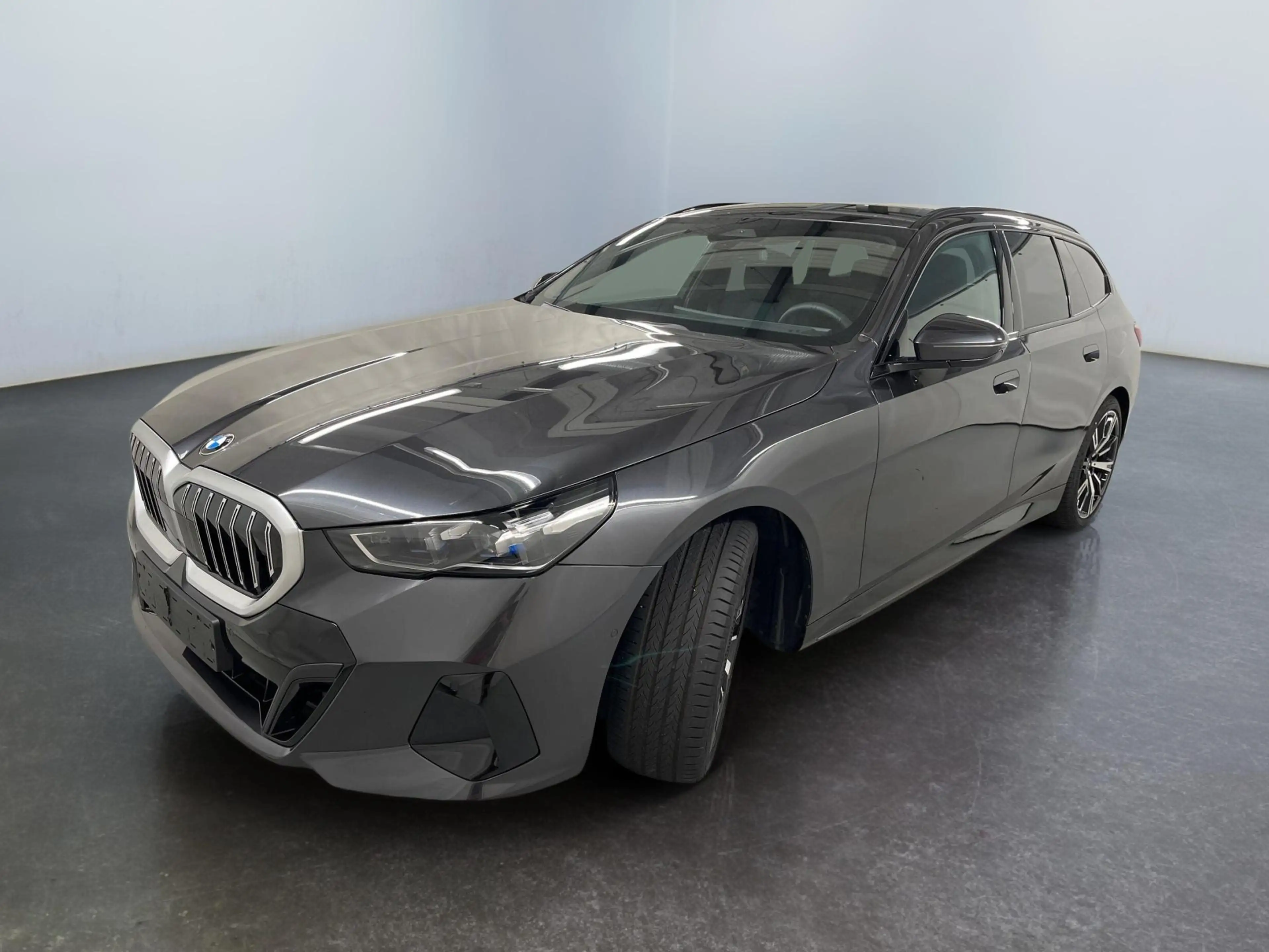 BMW 520 Touring 520i M-Sport MHEV 190PS/140kW Steptroni... — photo 3