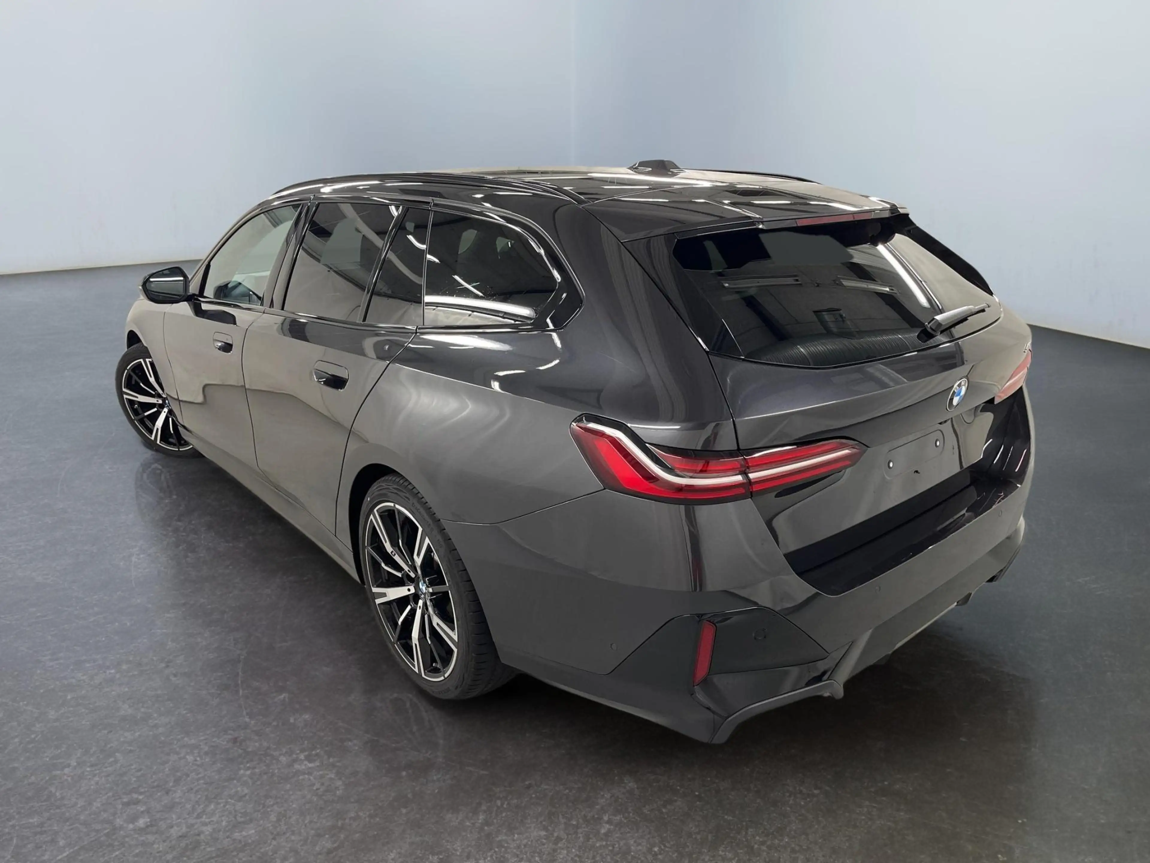BMW 520 Touring 520i M-Sport MHEV 190PS/140kW Steptroni... — photo 4