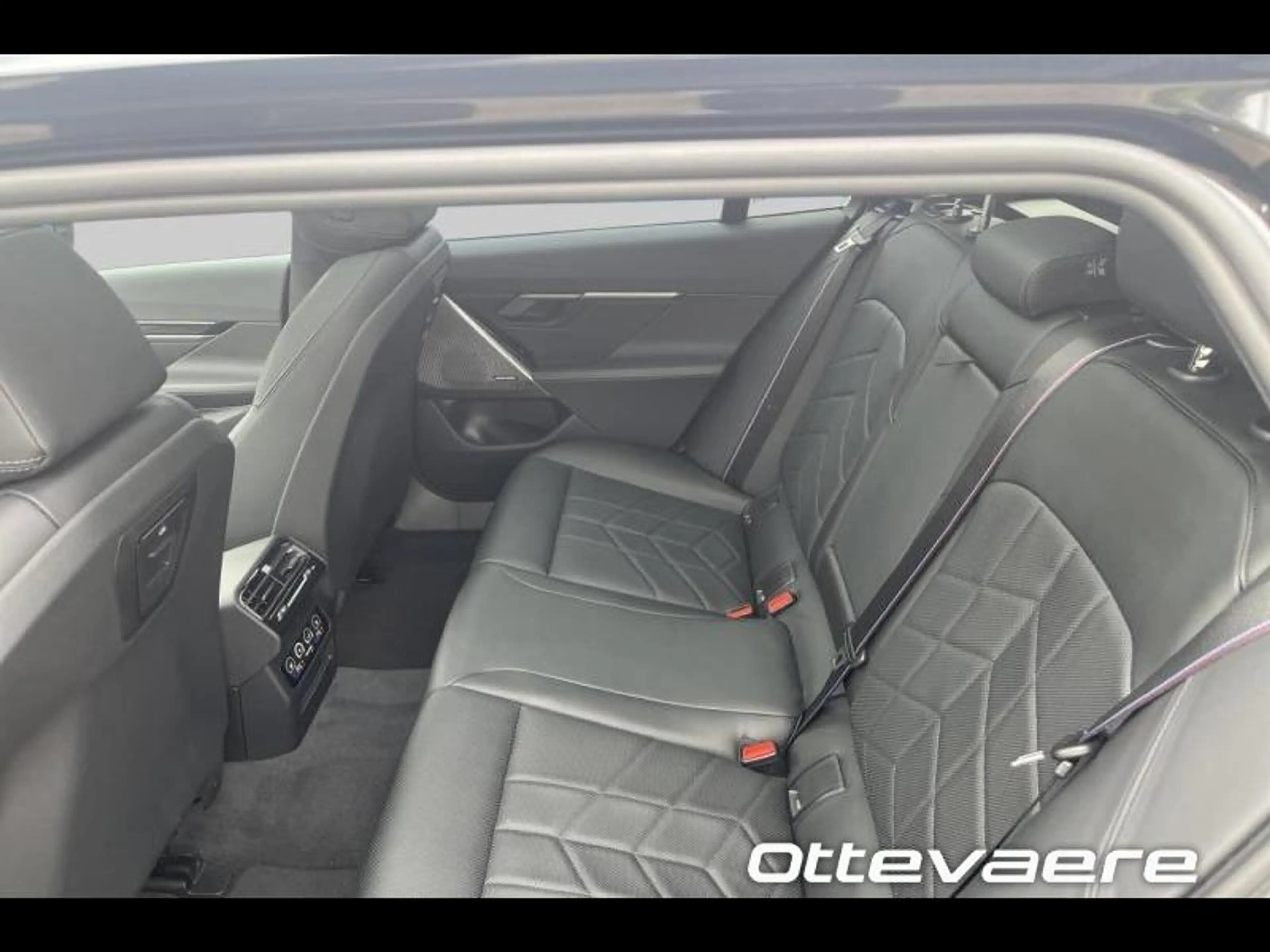 BMW 530 Touring — photo 16