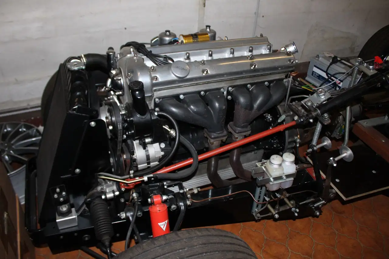 Jaguar XK 140 Driving FHC/DHC/OTS PERFECT RESTORED!, foto 3