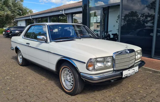 Mercedes-Benz 230 CE - 123er Coupe - Deutsch - Traumzustand