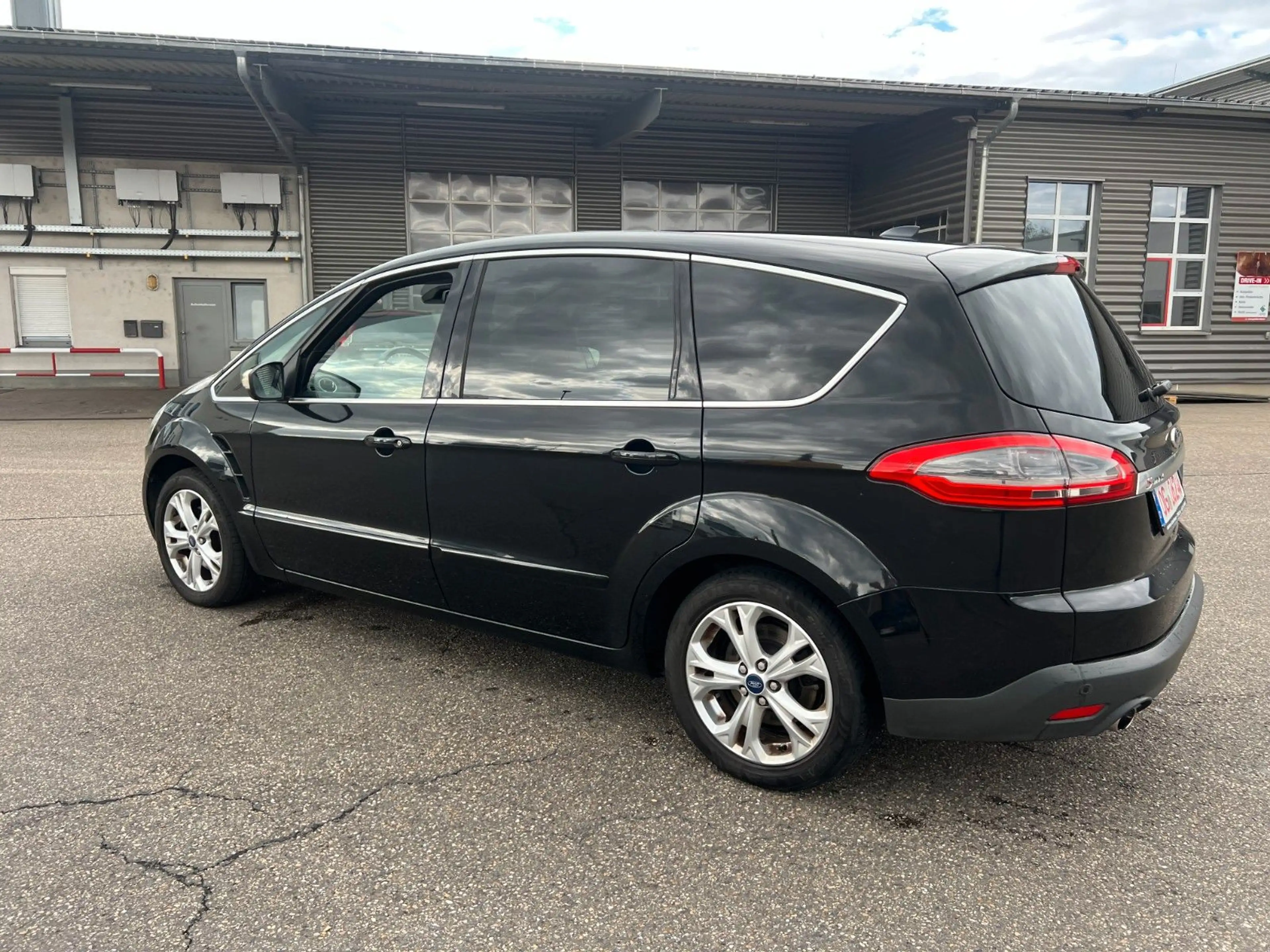 Ford S-Max *Titanium*7 Sitze*AHK* — photo 10