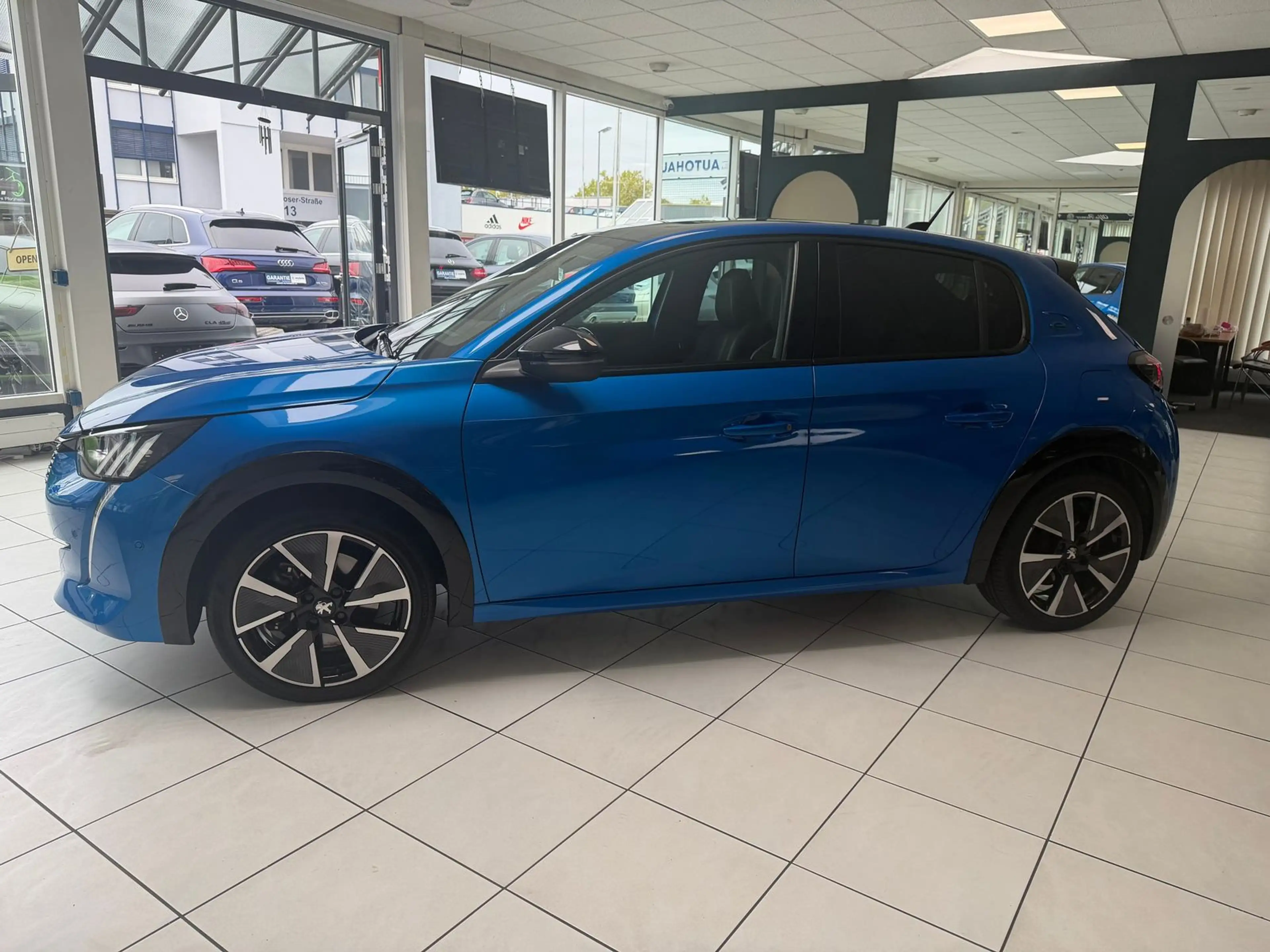 Peugeot 208 e-208 1.HAND GT PANO LED PDC SHZ KAMERA 93,9% — photo 8