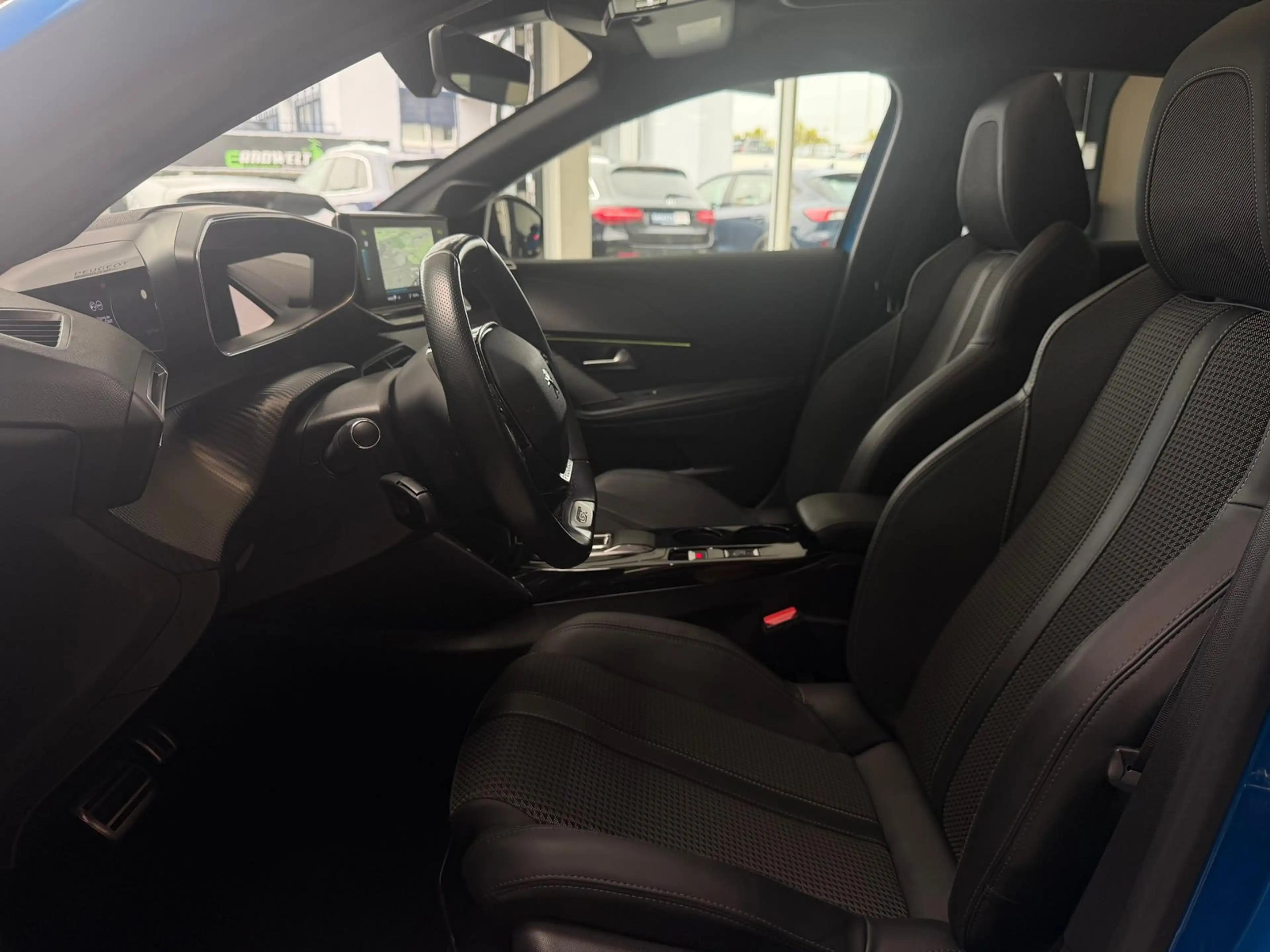 Peugeot 208 e-208 1.HAND GT PANO LED PDC SHZ KAMERA 93,9% — photo 21